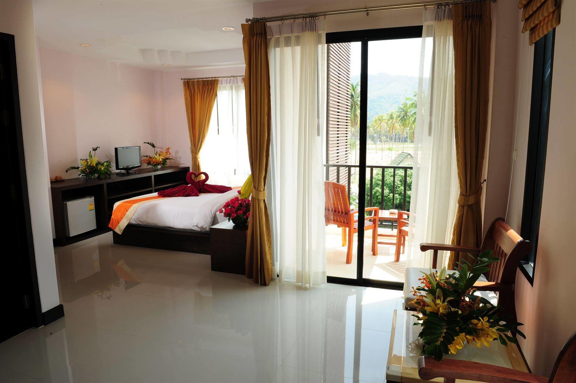 Ice Kamala Beach Hotel Dış mekan fotoğraf